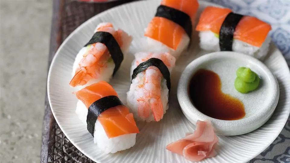 Nigiri z mrożonych krewetek - pyszna i zdrowa przekąska z sushi - Co można zrobić z krewetek mrożonych nigiri z mrożonych krewetek - Co można zrobić z krewetek mrożonych
