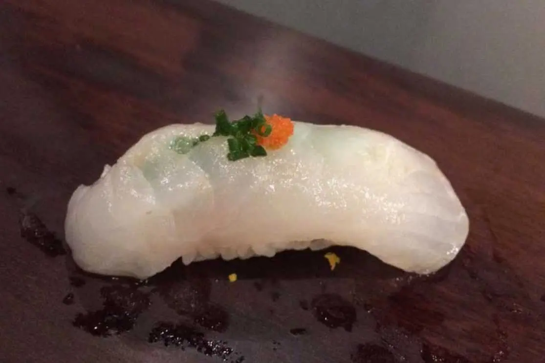 Halibut surowy do sushi – zdrowa i smaczna opcja - Czy można kupić świeżego halibuta halibut surowy do sushi - Czy można kupić świeżego halibuta