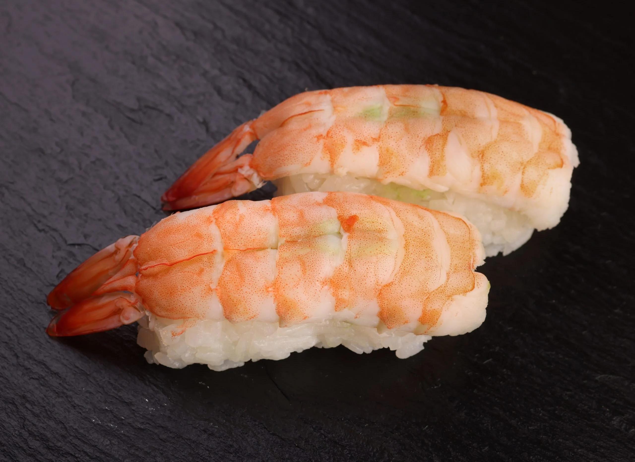 Nigiri z mrożonych krewetek - pyszna i zdrowa przekąska z sushi - Czy mrożone krewetki trzeba rozmrażać nigiri z mrożonych krewetek - Czy mrożone krewetki trzeba rozmrażać