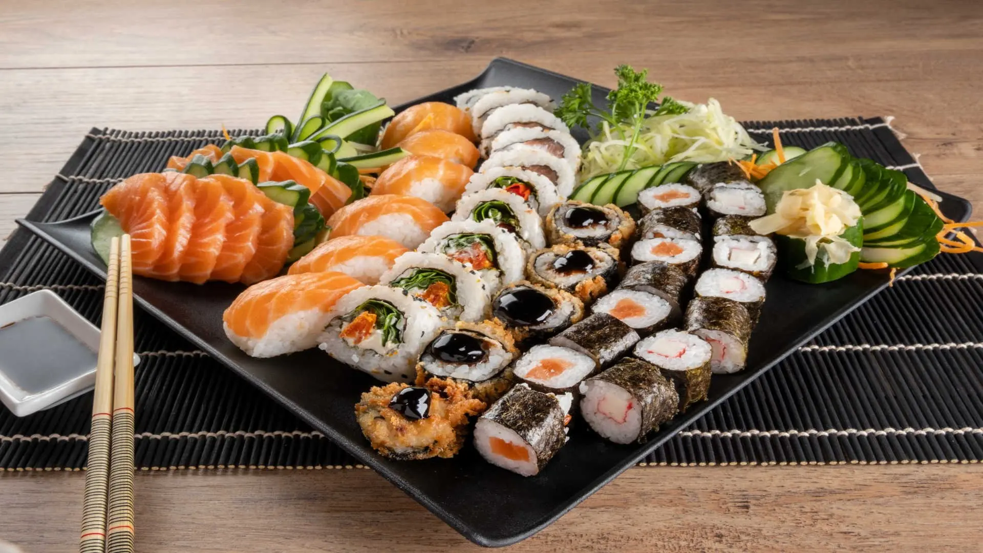 Czemu sportowcy jedzą sushi? - Czy sushi jest dobre po treningu czemu sportowcy jedza sushi - Czy sushi jest dobre po treningu
