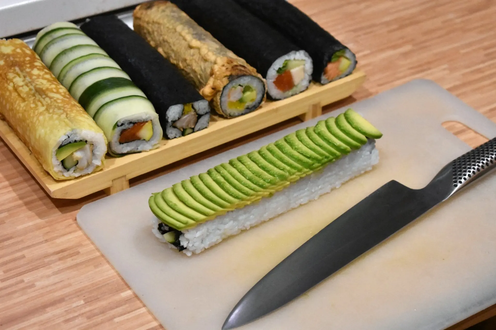 Pstrąg łososiowy do sushi - idealny wybór dla miłośników sushi - Czym się różni pstrąg łososiowy od łososia pstrąg łososiowy do sushi - Czym się różni pstrąg łososiowy od łososia