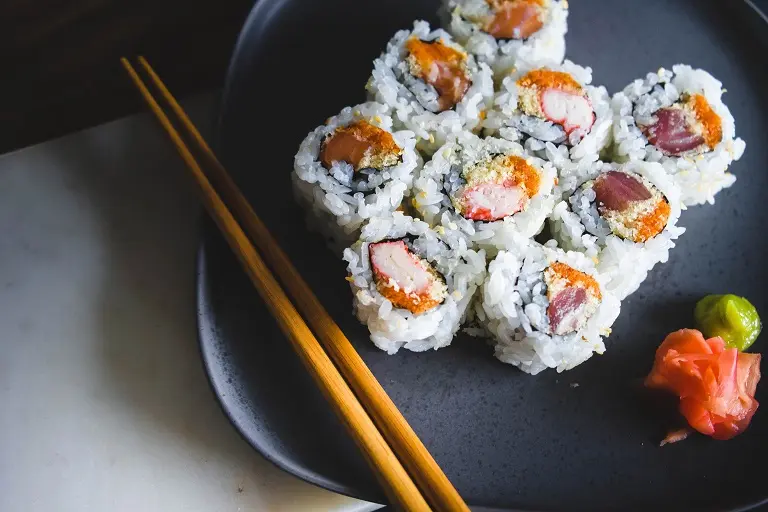 Czemu sportowcy jedzą sushi? - Dlaczego sportowcy jedzą ryż czemu sportowcy jedza sushi - Dlaczego sportowcy jedzą ryż