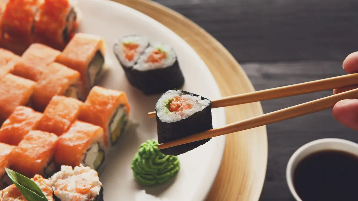 Ile kcal ma sos sojowy do sushi? - Ile waży 1 łyżka sosu sojowego ile kcal ma sos sojowy do sushi - Ile waży 1 łyżka sosu sojowego