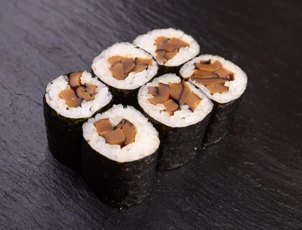 Hosomaki grzybki shiitake: smak i zdrowie połączone w jednym sushi - Jak przygotować grzyby shiitake do sushi hosomaki grzybki shitake - Jak przygotować grzyby shiitake do sushi