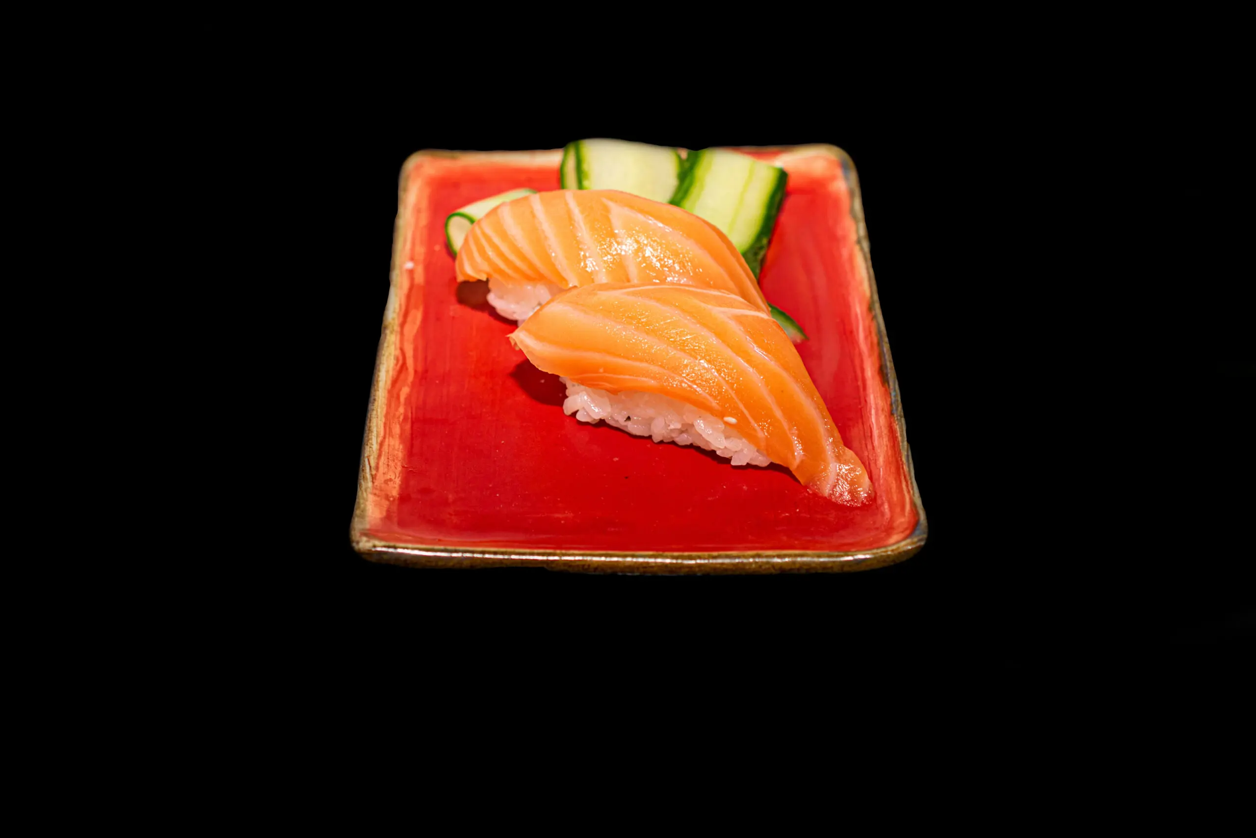 Świeży łosoś na surowo - idealny składnik sushi - Jaki łosoś na surowo salmon nigiri surowy losos - Jaki łosoś na surowo