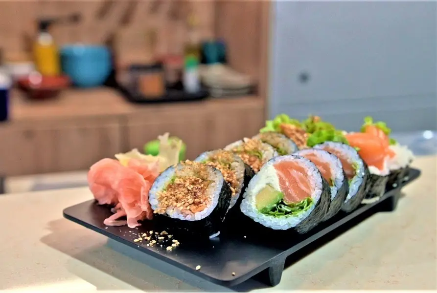 Jakie zioła pasują do pieczonego łososia do sushi? - Jakie zioła pasują do pieczonego łososia czym przyprawić pieczonego łososia do sushi - Jakie zioła pasują do pieczonego łososia